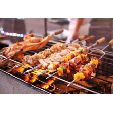 春花秋月何時了，一天三頓小燒烤